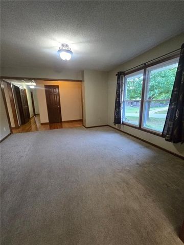 15917 E 41ST Street, Independence, MO 64055