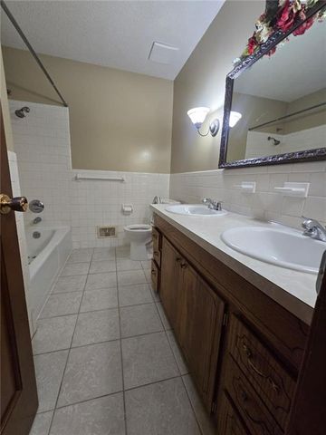 15917 E 41ST Street, Independence, MO 64055