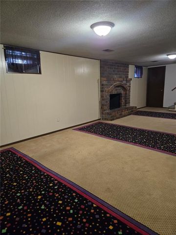 15917 E 41ST Street, Independence, MO 64055
