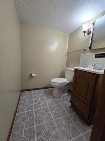 15917 E 41ST Street, Independence, MO 64055