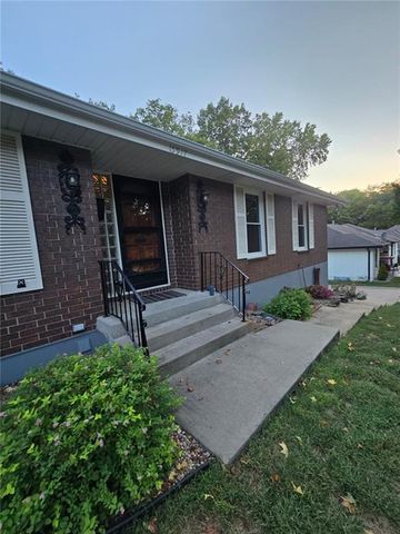 15917 E 41ST Street, Independence, MO 64055