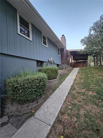 15917 E 41ST Street, Independence, MO 64055