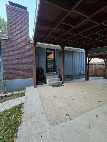 15917 E 41ST Street, Independence, MO 64055