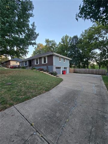 15917 E 41ST Street, Independence, MO 64055