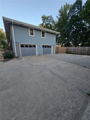 15917 E 41ST Street, Independence, MO 64055
