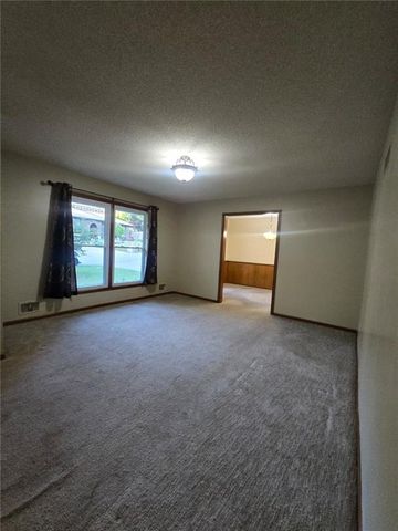 15917 E 41ST Street, Independence, MO 64055