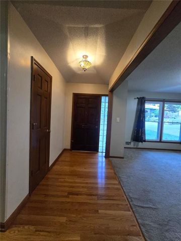 15917 E 41ST Street, Independence, MO 64055