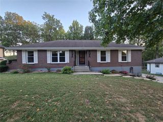 15917 E 41ST Street, Independence, MO 64055