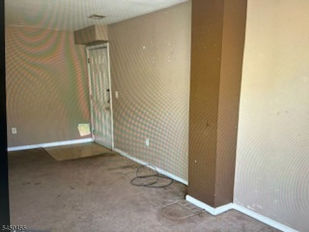 1031 Dogwood Ct, New Brunswick City, NJ 08901 — photo 3