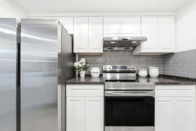 800 N El Camino Real 102, San Mateo, CA 94401