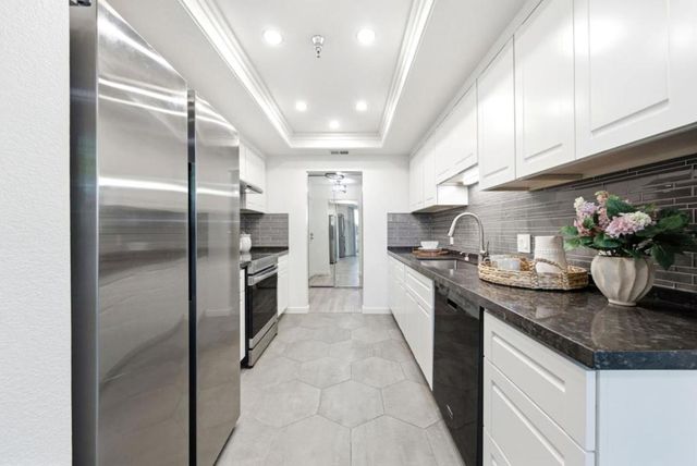 800 N El Camino Real 102, San Mateo, CA 94401