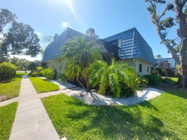9446 TRADEWINDS AVENUE, Seminole, FL 33776