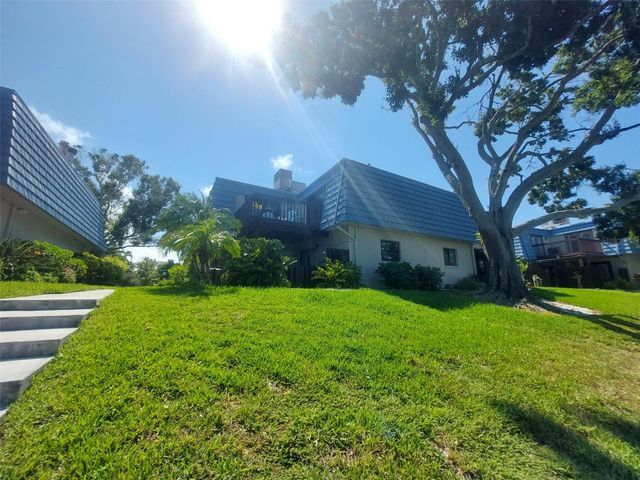 9446 TRADEWINDS AVENUE, Seminole, FL 33776