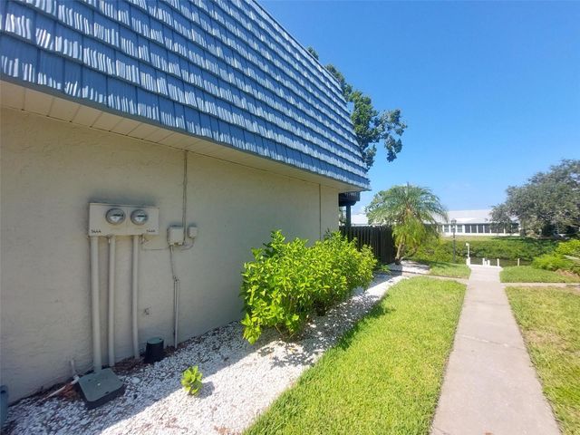 9446 TRADEWINDS AVENUE, Seminole, FL 33776