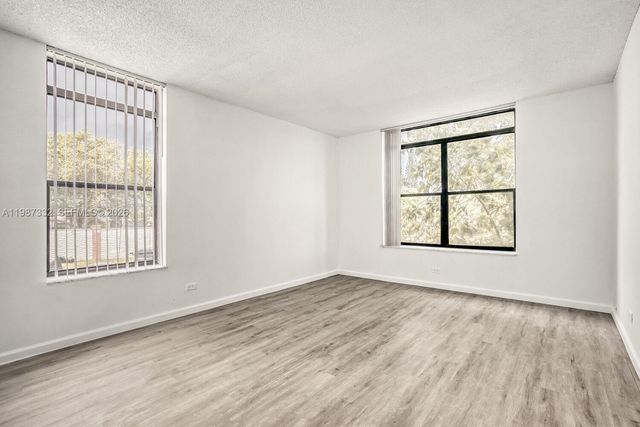 3760 Inverrary Dr 2L, Lauderhill, FL 33319