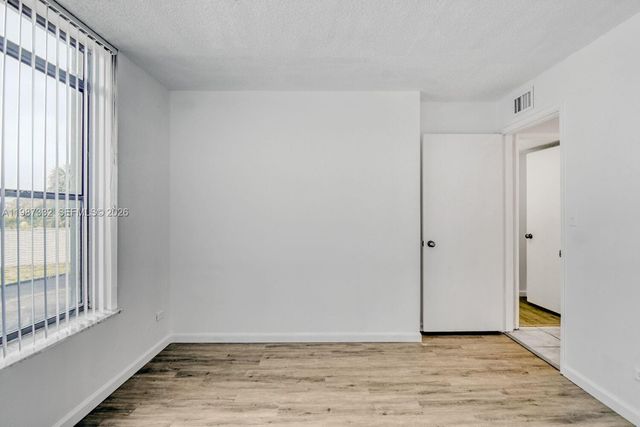 3760 Inverrary Dr 2L, Lauderhill, FL 33319