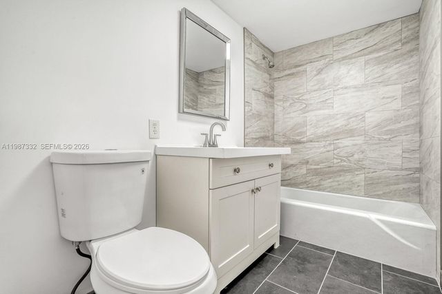 3760 Inverrary Dr 2L, Lauderhill, FL 33319