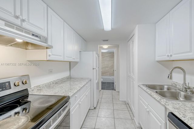 3760 Inverrary Dr 2L, Lauderhill, FL 33319