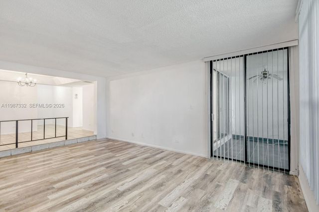 3760 Inverrary Dr 2L, Lauderhill, FL 33319