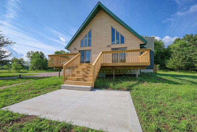 N8502 Schultz Road, Portage, WI 53901