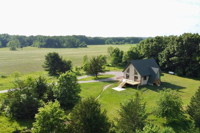 N8502 Schultz Road, Portage, WI 53901