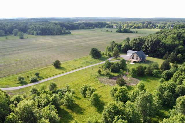 N8502 Schultz Road, Portage, WI 53901