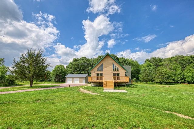 N8502 Schultz Road, Portage, WI 53901