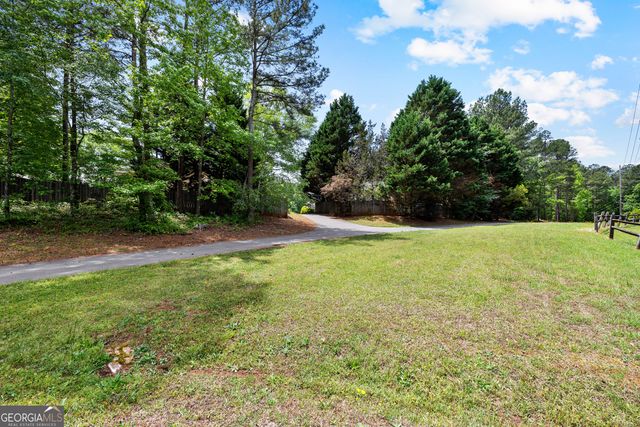 123 Crown Court, Peachtree City, GA 30269