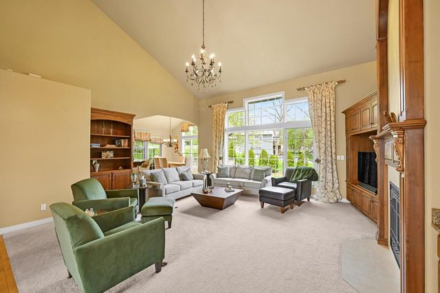 N52W21298 Golfview COURT, Menomonee Falls, WI 53051
