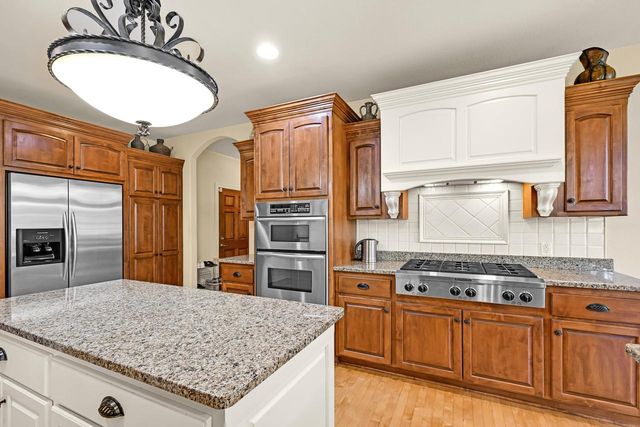N52W21298 Golfview COURT, Menomonee Falls, WI 53051