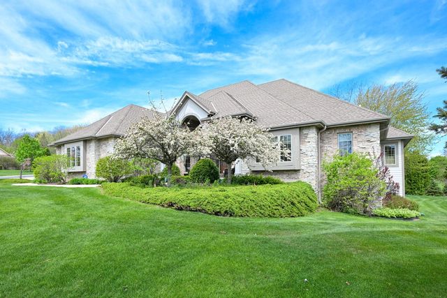 N52W21298 Golfview COURT, Menomonee Falls, WI 53051