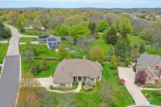 N52W21298 Golfview COURT, Menomonee Falls, WI 53051