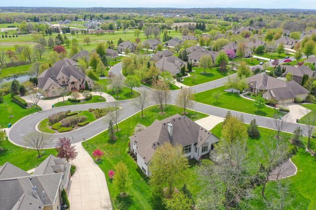 N52W21298 Golfview COURT, Menomonee Falls, WI 53051