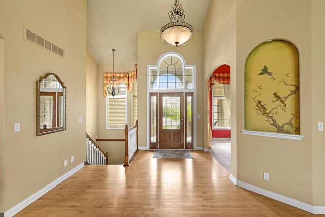 N52W21298 Golfview COURT, Menomonee Falls, WI 53051