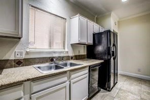 5550 Spring Valley Road E23, Dallas, TX 75254