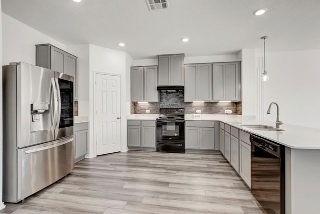 6512 Wagon Spring ST, Del Valle, TX 78617