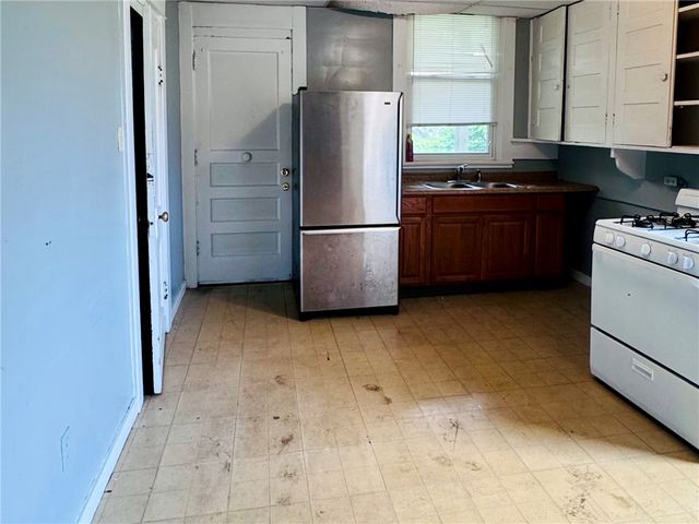 1514 5th Ave, Coraopolis, PA 15108