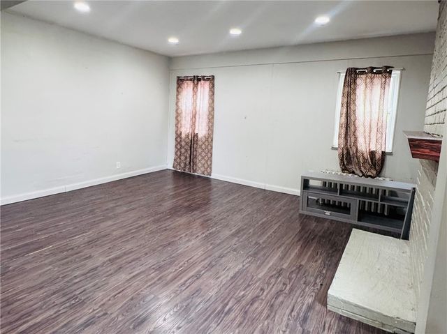 1514 5th Ave, Coraopolis, PA 15108