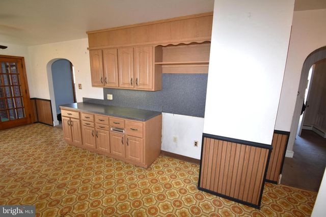 891 E 3RD ST E, Florence, NJ 08518