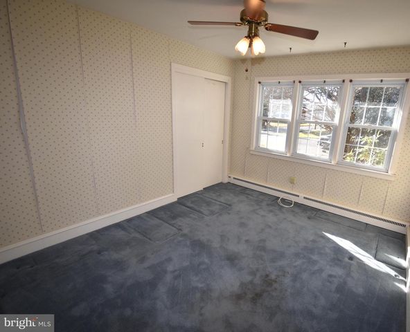 891 E 3RD ST E, Florence, NJ 08518