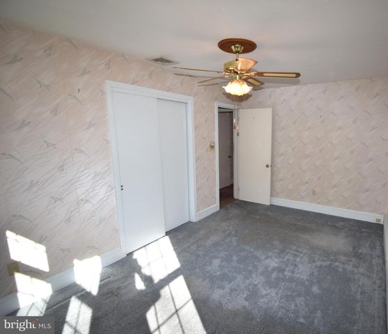 891 E 3RD ST E, Florence, NJ 08518