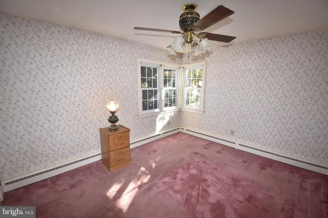 891 E 3RD ST E, Florence, NJ 08518