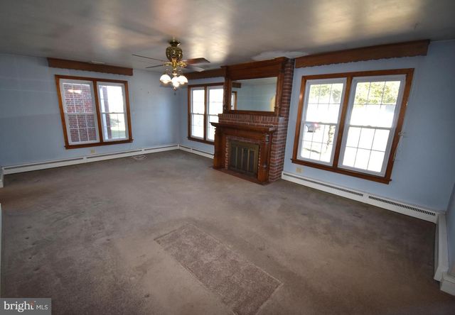 891 E 3RD ST E, Florence, NJ 08518