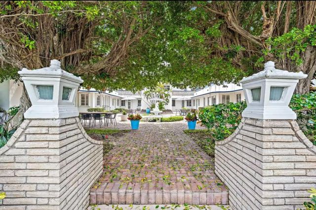 320 Inlet Way 1, Palm Beach Shores, FL 33404