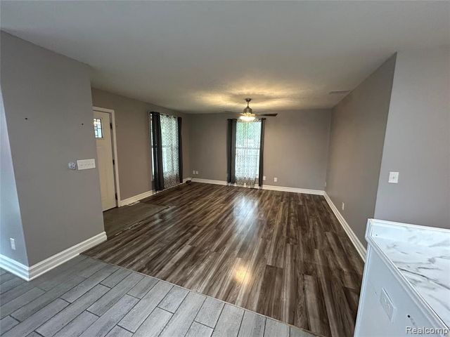 4247 Laforest Drive, Waterford, MI 48329
