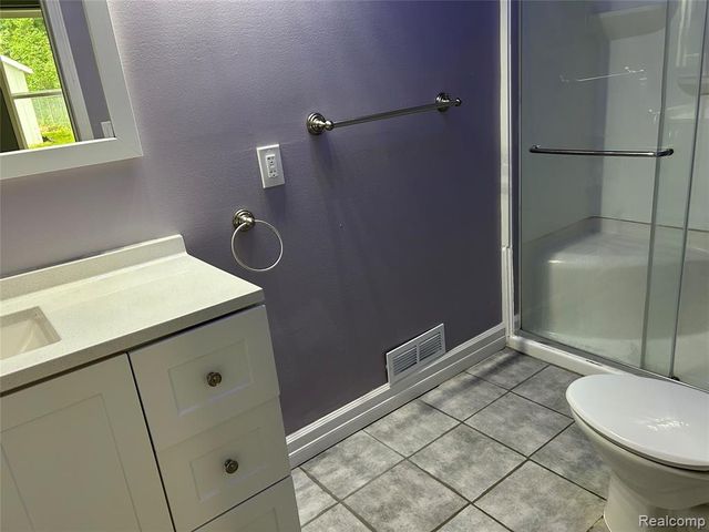 4247 Laforest Drive, Waterford, MI 48329