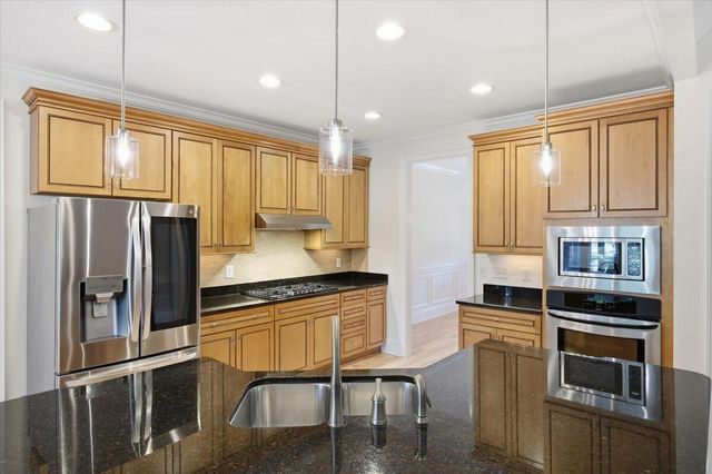 397 Shadowmoss Parkway, Charleston, SC 29414