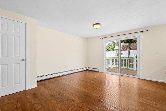 95 Franklin St, Wrentham, MA 02093