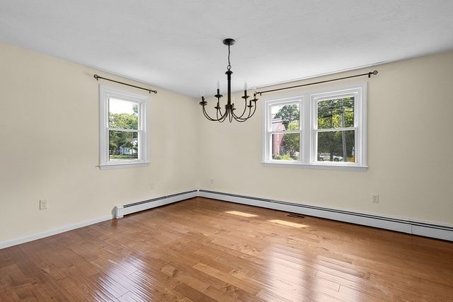 95 Franklin St, Wrentham, MA 02093