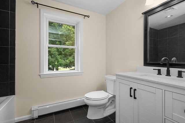 95 Franklin St, Wrentham, MA 02093